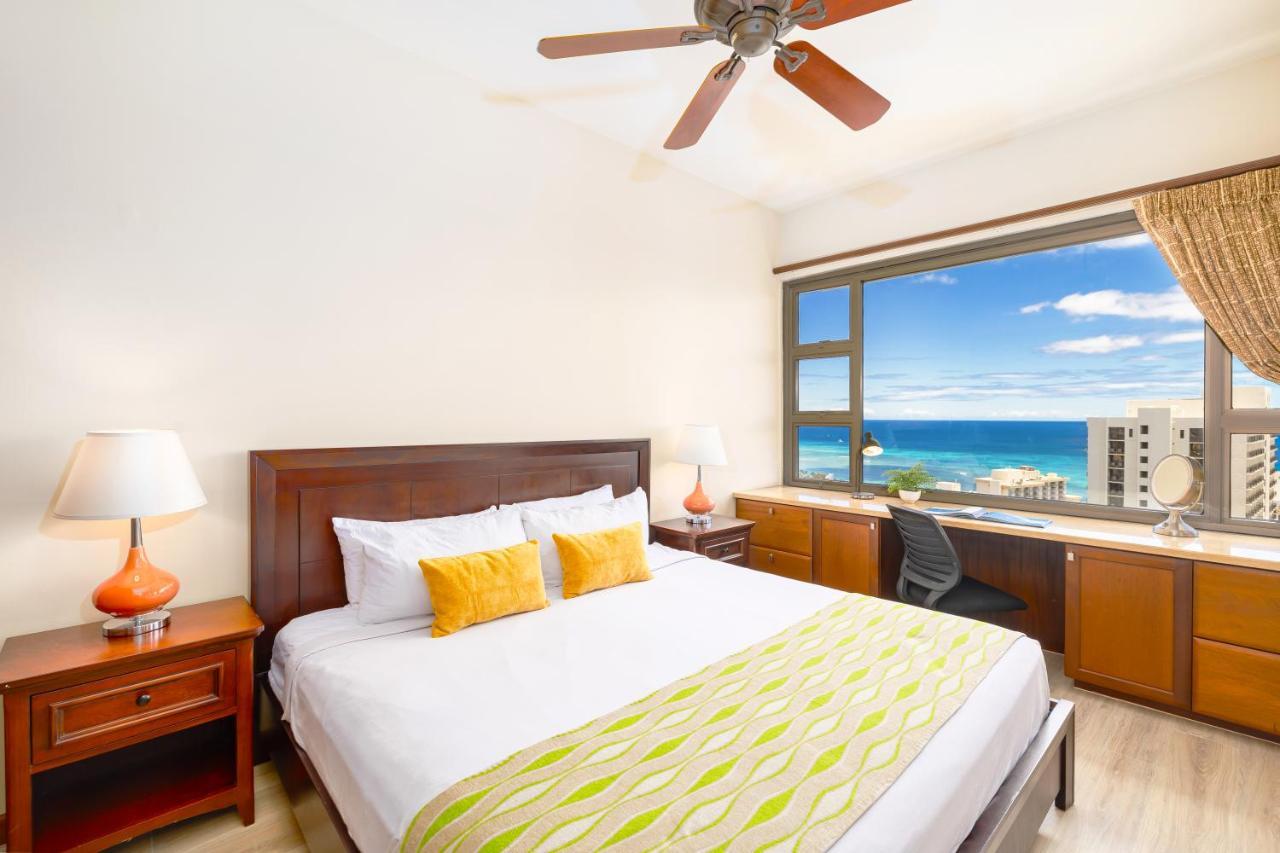 Upscale Penthouse With Ocean Views - Free Parking Apartment Honolulu Exterior photo