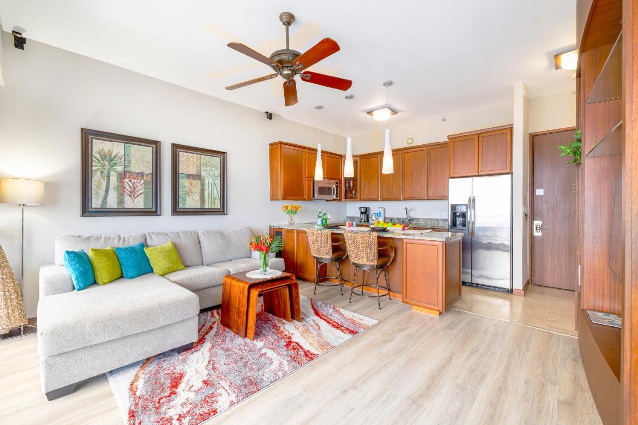 Upscale Penthouse With Ocean Views - Free Parking Apartment Honolulu Exterior photo