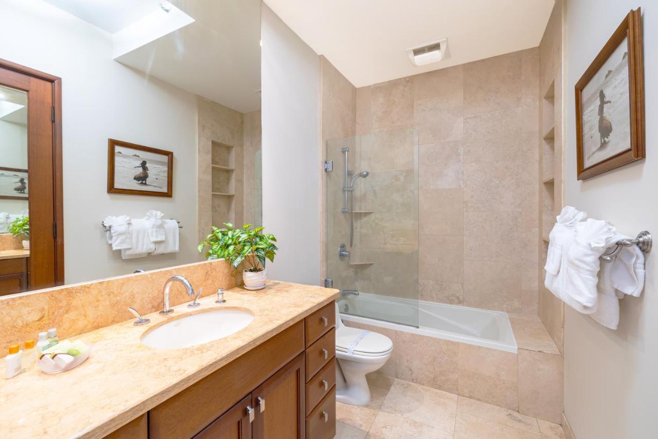 Upscale Penthouse With Ocean Views - Free Parking Apartment Honolulu Exterior photo