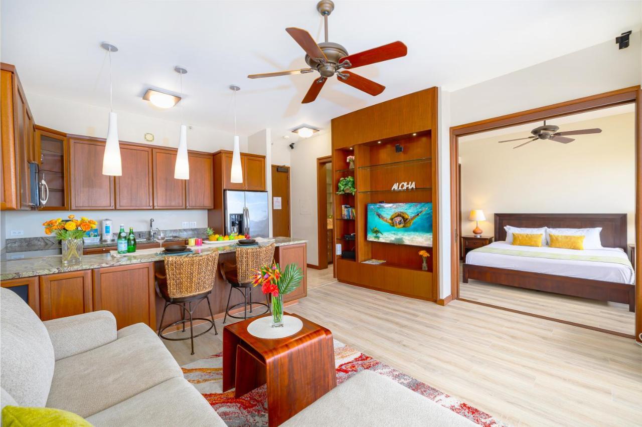 Upscale Penthouse With Ocean Views - Free Parking Apartment Honolulu Exterior photo