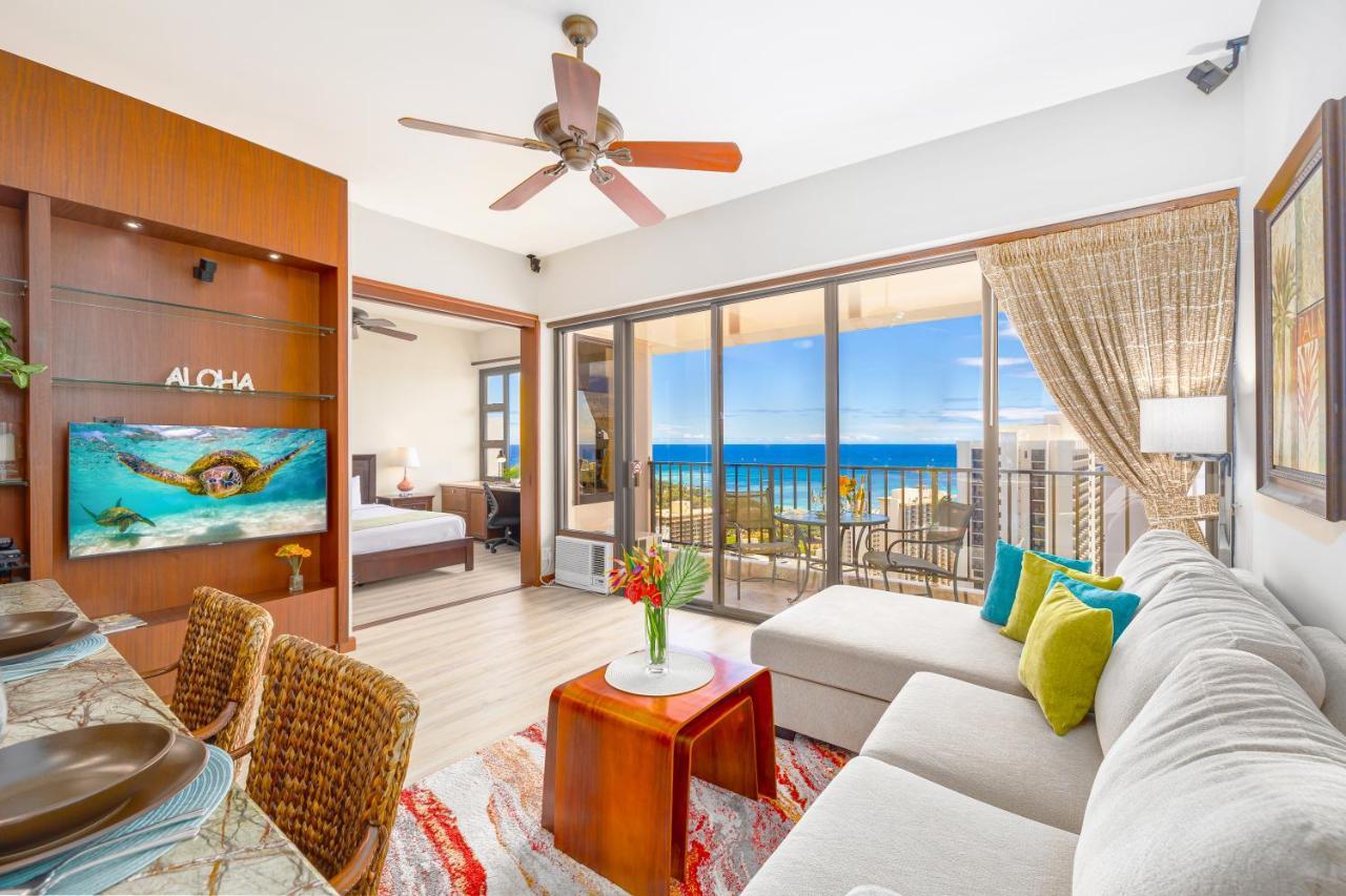 Upscale Penthouse With Ocean Views - Free Parking Apartment Honolulu Exterior photo
