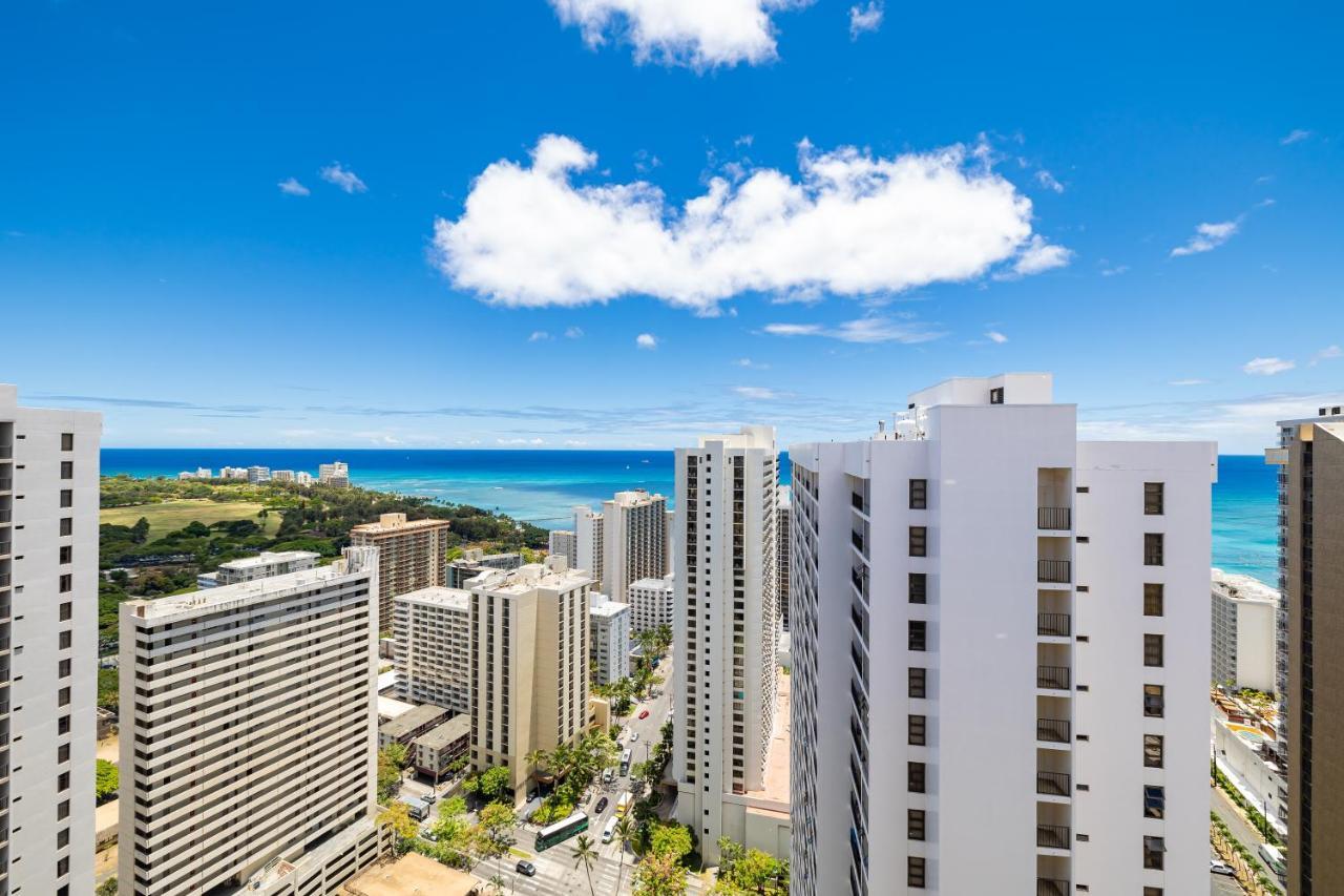 Upscale Penthouse With Ocean Views - Free Parking Apartment Honolulu Exterior photo