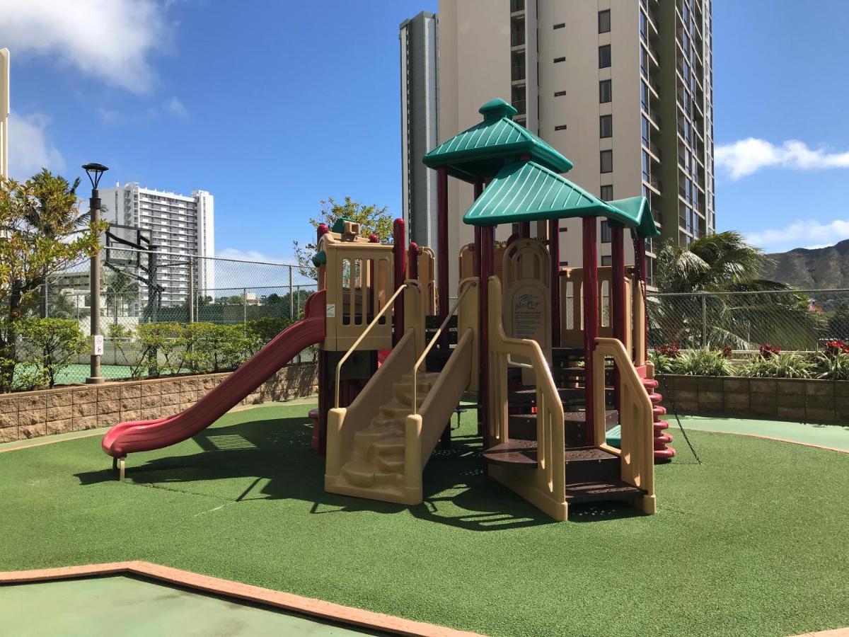 Upscale Penthouse With Ocean Views - Free Parking Apartment Honolulu Exterior photo